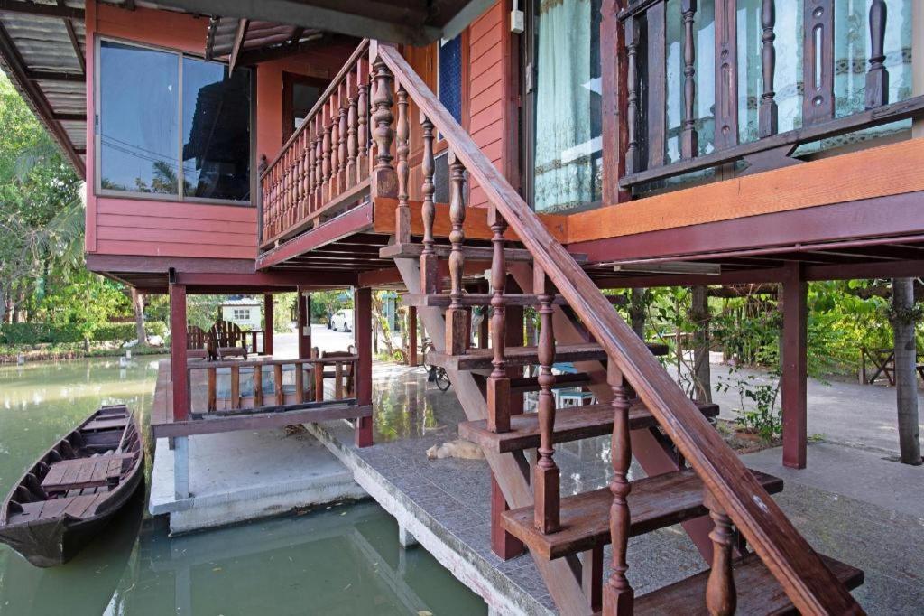 נאקון פטום Raknatee Resort מראה חיצוני תמונה